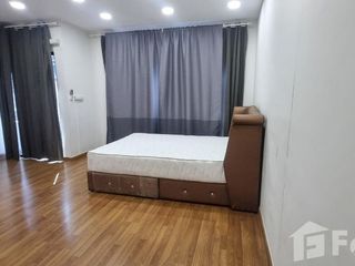 出售 和 出租 3 卧室 联排别墅 在 Lam Luk Ka, Pathum Thani