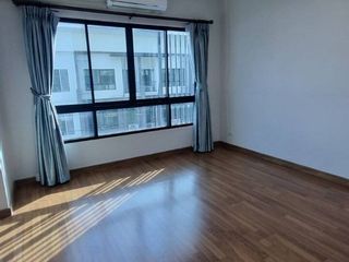 出售 和 出租 3 卧室 联排别墅 在 Lam Luk Ka, Pathum Thani