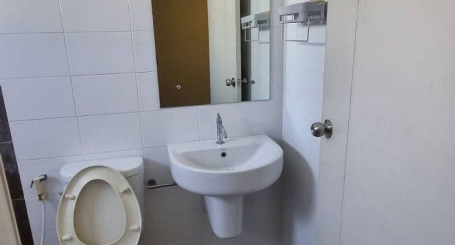 Casa adosada en venta y en alquiler de 3 habitaciones en Lam Luk Ka, Pathum Thani