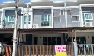 For sale 3 ベッドルーム townhouse in Mueang Chon Buri, Chonburi