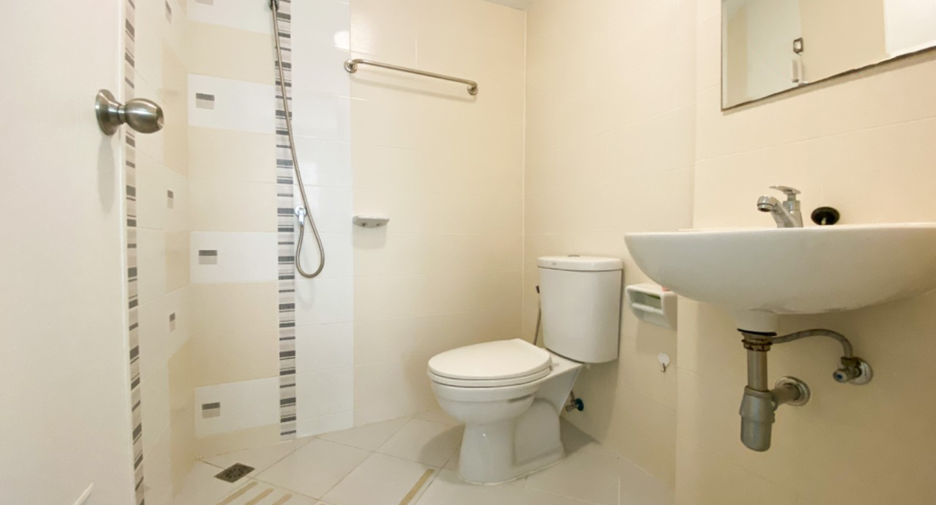 For sale 3 ベッドルーム townhouse in Mueang Chon Buri, Chonburi