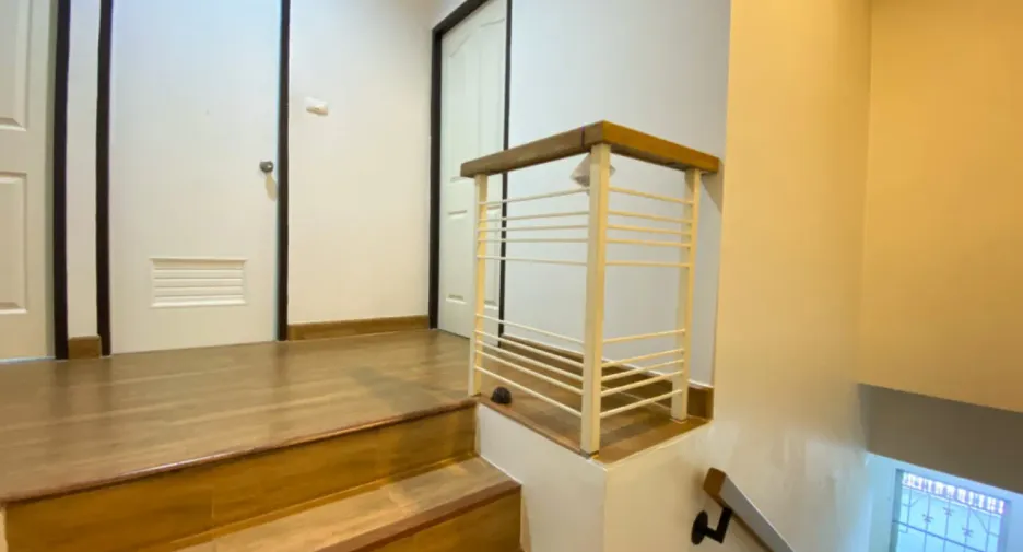 For sale 3 ベッドルーム townhouse in Mueang Chon Buri, Chonburi
