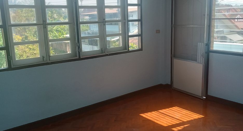 For sale 3 bedrooms house in Mueang Chiang Rai, Chiang Rai