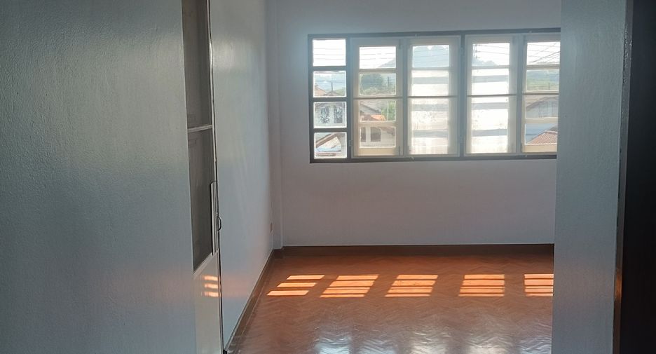 For sale 3 bedrooms house in Mueang Chiang Rai, Chiang Rai