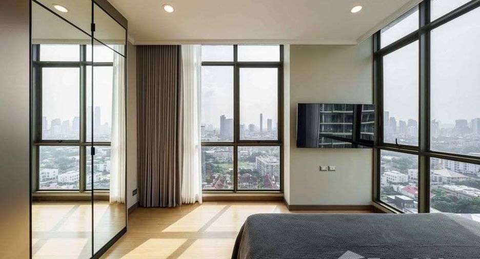 For sale 2 bedrooms condo in Watthana, Bangkok