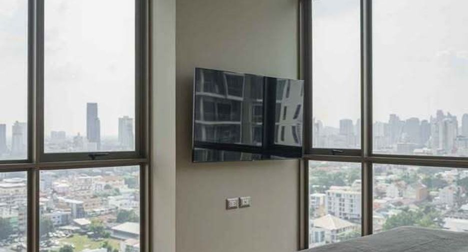 For sale 2 bedrooms condo in Watthana, Bangkok