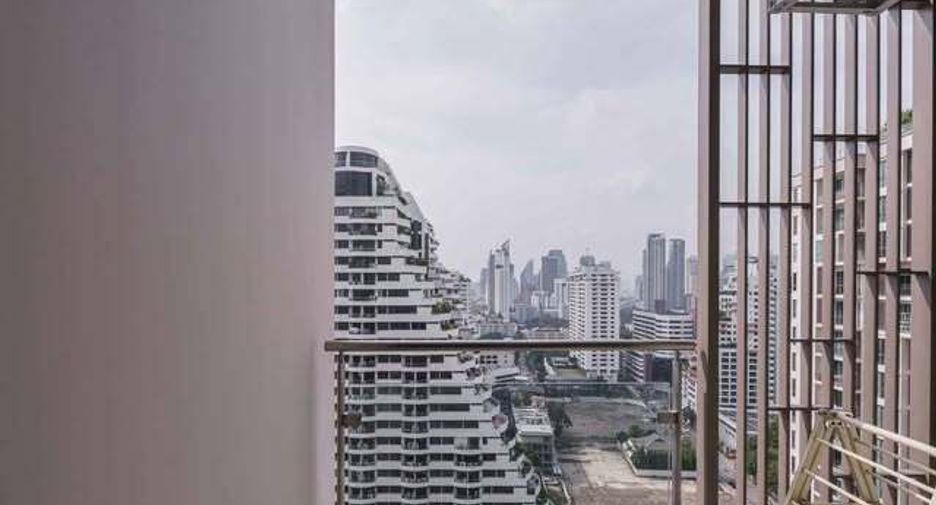 For sale 2 bedrooms condo in Watthana, Bangkok