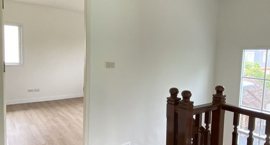For sale 4 bedrooms house in Mueang Samut Sakhon, Samut Sakhon