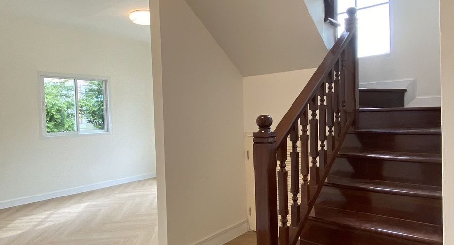 For sale 4 bedrooms house in Mueang Samut Sakhon, Samut Sakhon