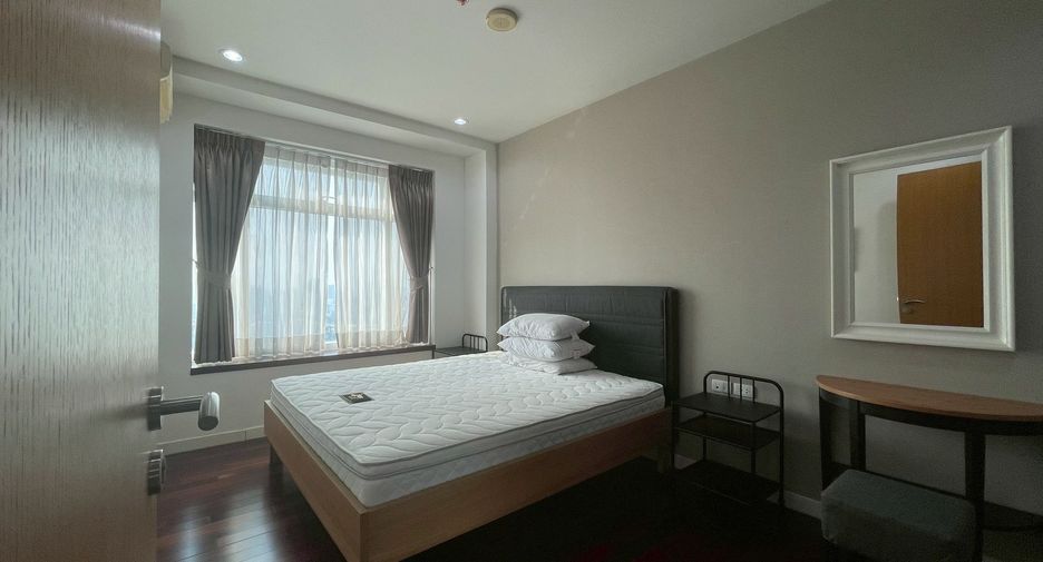 For sale 2 bedrooms condo in Watthana, Bangkok