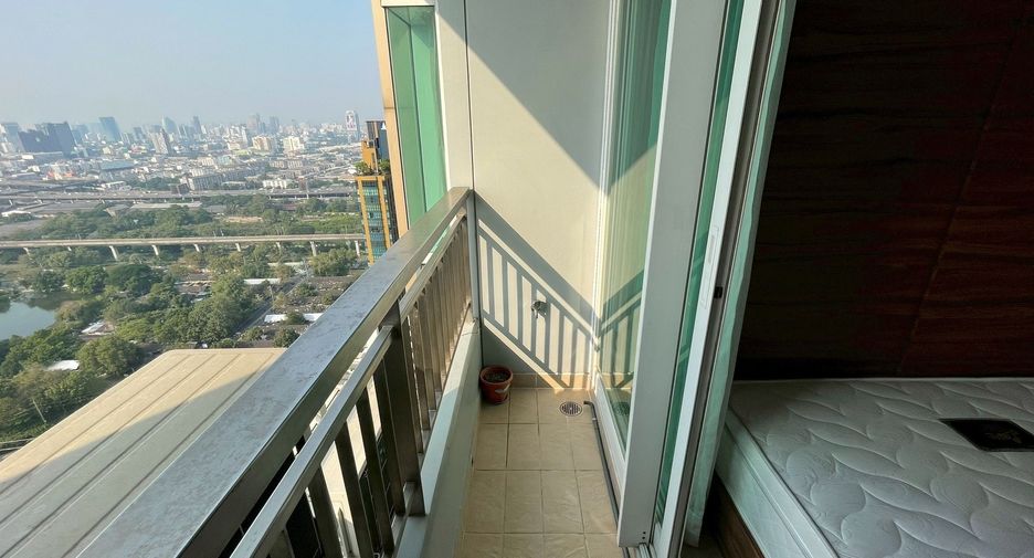 For sale 2 bedrooms condo in Watthana, Bangkok
