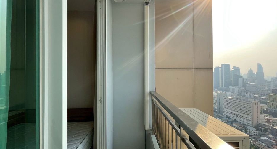 For sale 2 bedrooms condo in Watthana, Bangkok
