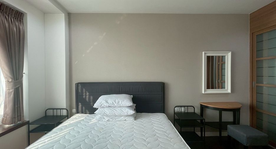 For sale 2 bedrooms condo in Watthana, Bangkok