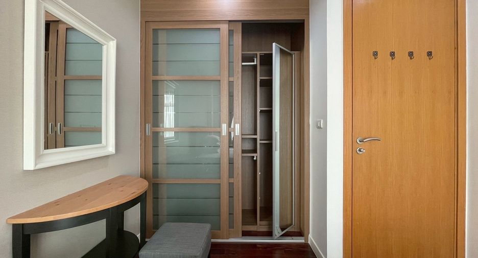 For sale 2 bedrooms condo in Watthana, Bangkok