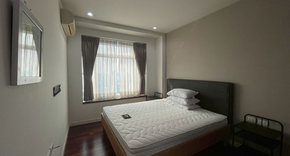For sale 2 bedrooms condo in Watthana, Bangkok
