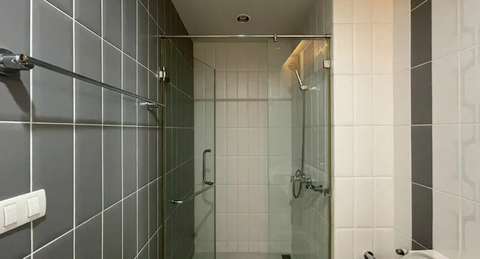 Продажа 2 спальни кондо в Щаттхана, Бангкок