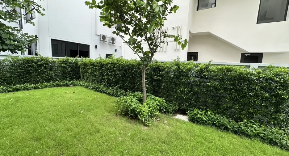 For sale 5 bedrooms house in Lat Krabang, Bangkok