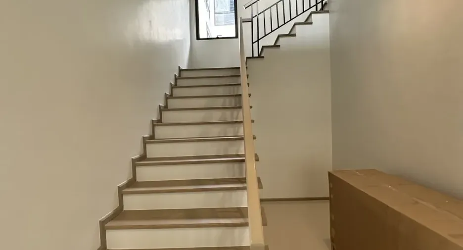 For sale 5 bedrooms house in Lat Krabang, Bangkok