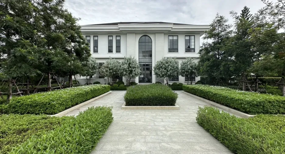 For sale 5 bedrooms house in Lat Krabang, Bangkok