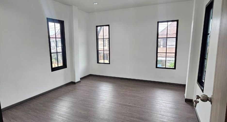 Haus zum Kauf mit 3 Zimmer in Lam Luk Ka, Pathum Thani