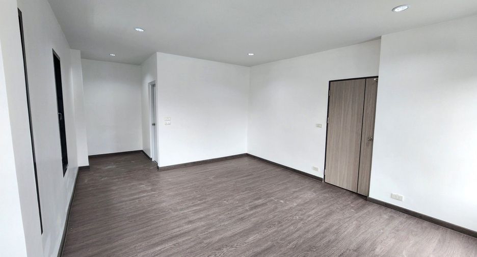 Haus zum Kauf mit 3 Zimmer in Lam Luk Ka, Pathum Thani