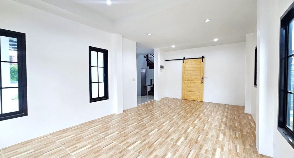 Haus zum Kauf mit 3 Zimmer in Lam Luk Ka, Pathum Thani