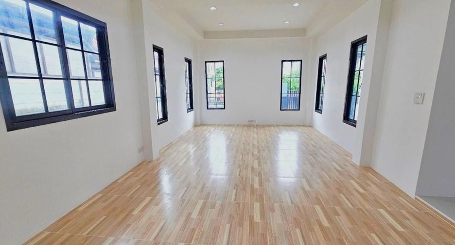 Haus zum Kauf mit 3 Zimmer in Lam Luk Ka, Pathum Thani