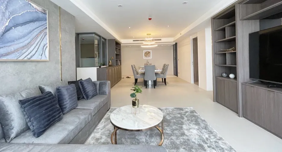 For sale 3 bedrooms condo in Watthana, Bangkok