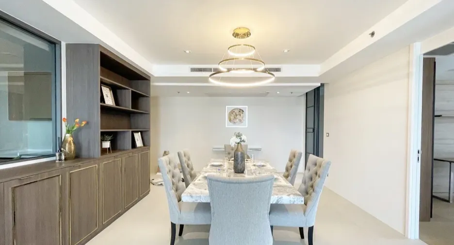 For sale 3 bedrooms condo in Watthana, Bangkok
