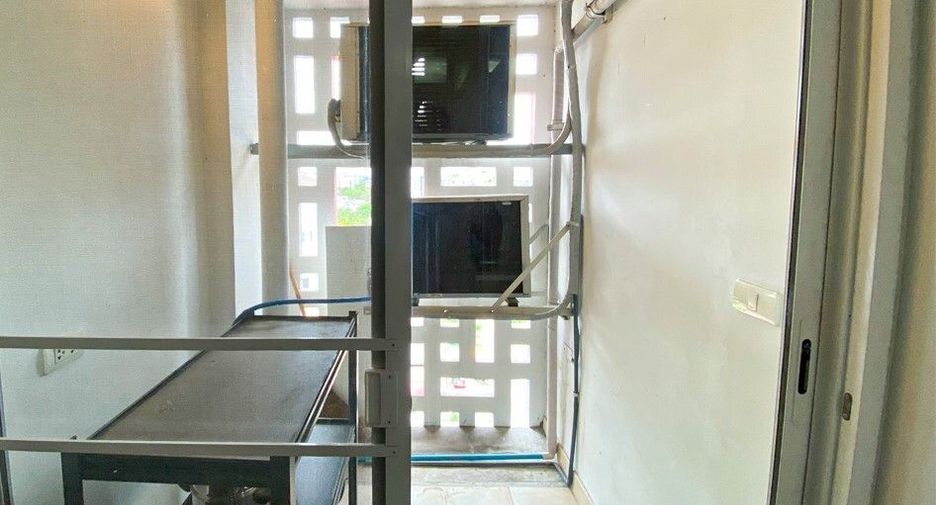 For sale 1 bed condo in Huai Khwang, Bangkok