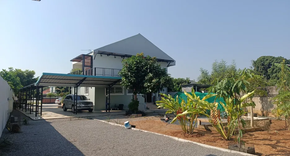 For sale 5 bedrooms villa in Mueang Chiang Rai, Chiang Rai
