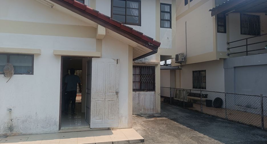 For sale 2 bedrooms house in Mueang Chiang Rai, Chiang Rai