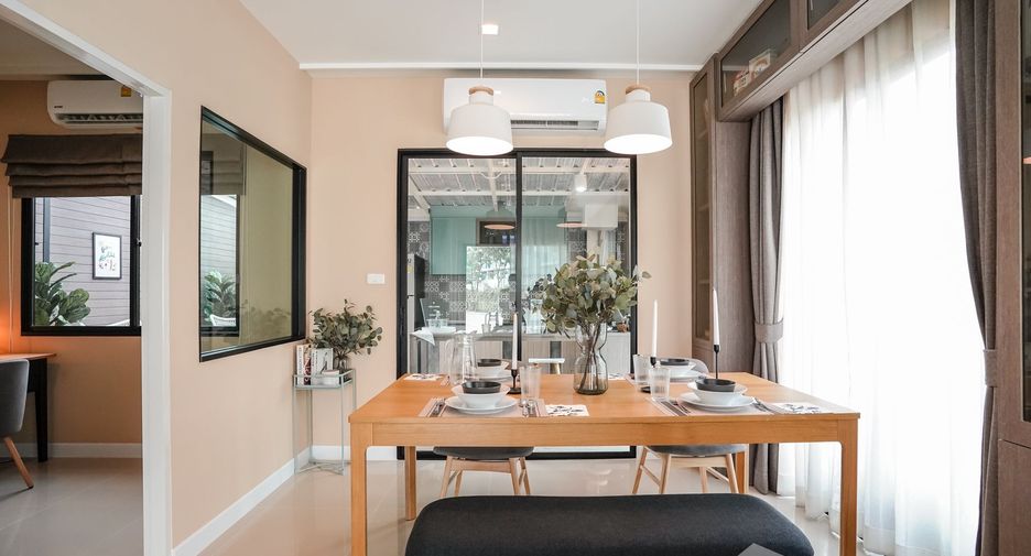 For sale 2 ベッドルーム townhouse in Sam Phran, Nakhon Pathom