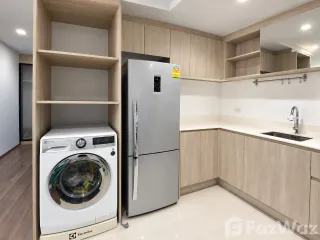 Продажа 2 спальни кондо в Пхра Кханонг, Бангкок
