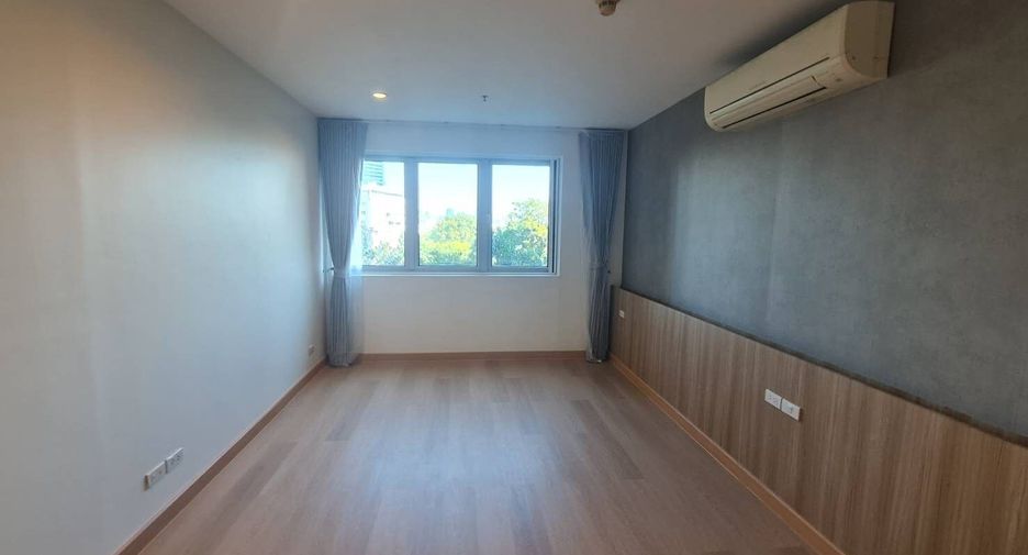 For sale 2 bedrooms condo in Yan Nawa, Bangkok