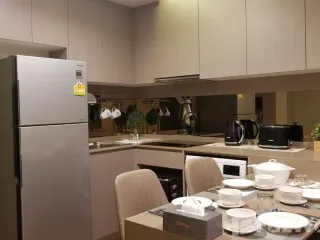 For sale そして for rent 2 ベッドルーム condo in Phra Khanong, Bangkok