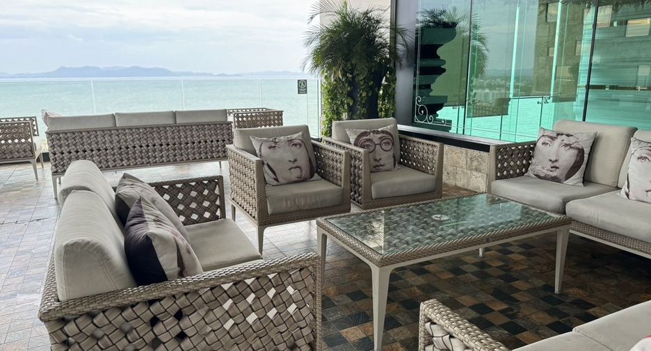 For rent 2 bedrooms condo in Bang Lamung, Chonburi