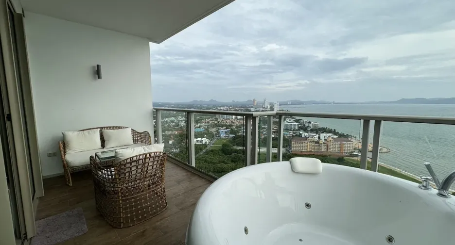 For rent 2 bedrooms condo in Bang Lamung, Chonburi
