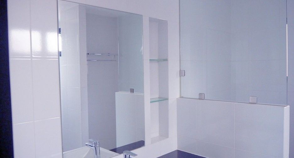 À vendre 4 chambres maison de ville à Pak Kret, Nonthaburi
