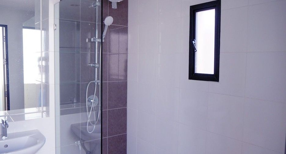 For sale 4 bedrooms townhouse in Pak Kret, Nonthaburi