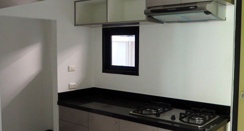 For sale 4 bedrooms townhouse in Pak Kret, Nonthaburi