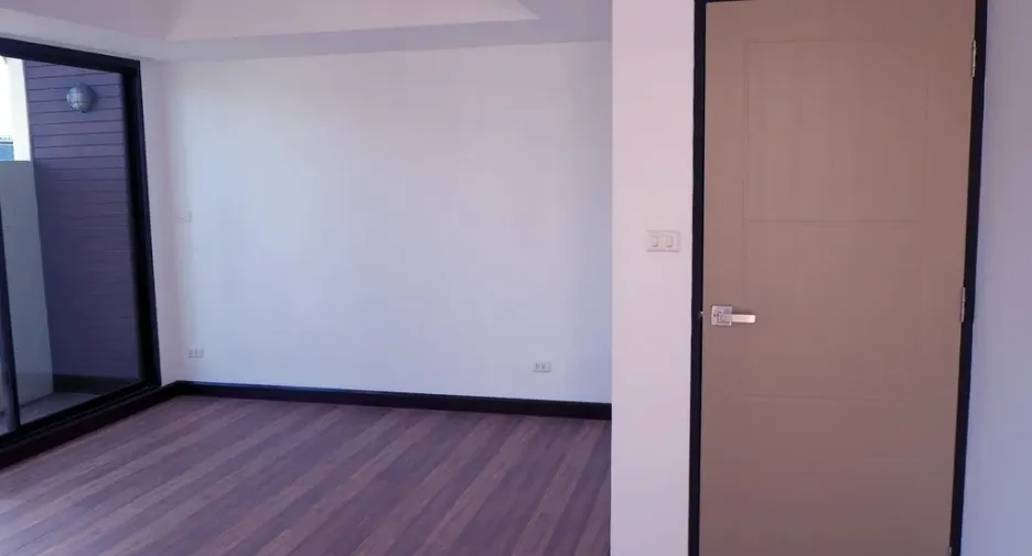 For sale 4 bedrooms townhouse in Pak Kret, Nonthaburi