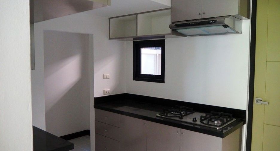 For sale 4 bedrooms townhouse in Pak Kret, Nonthaburi