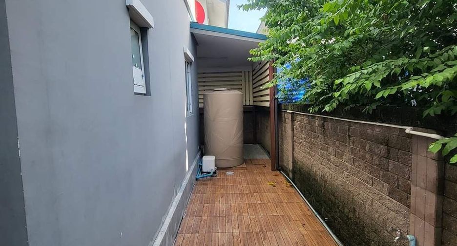 À vendre 5 chambres maison à Pak Kret, Nonthaburi