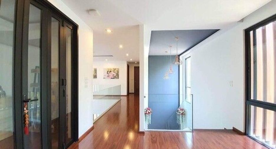 Villa zum Kauf mit 4 Zimmer in Mueang Nonthaburi, Nonthaburi