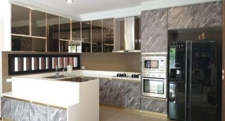 Villa zum Kauf mit 4 Zimmer in Mueang Nonthaburi, Nonthaburi