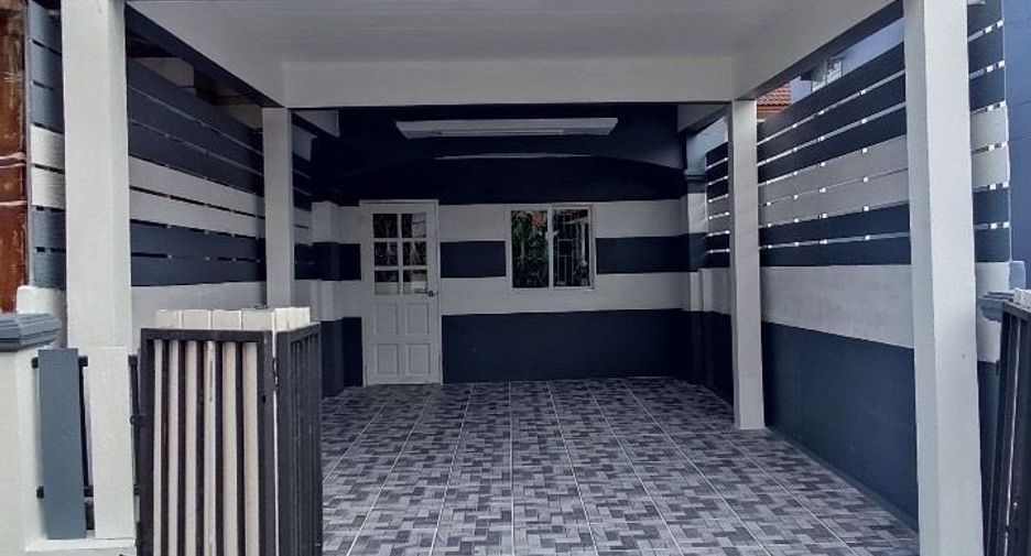 For sale 2 bedrooms townhouse in Lam Luk Ka, Pathum Thani