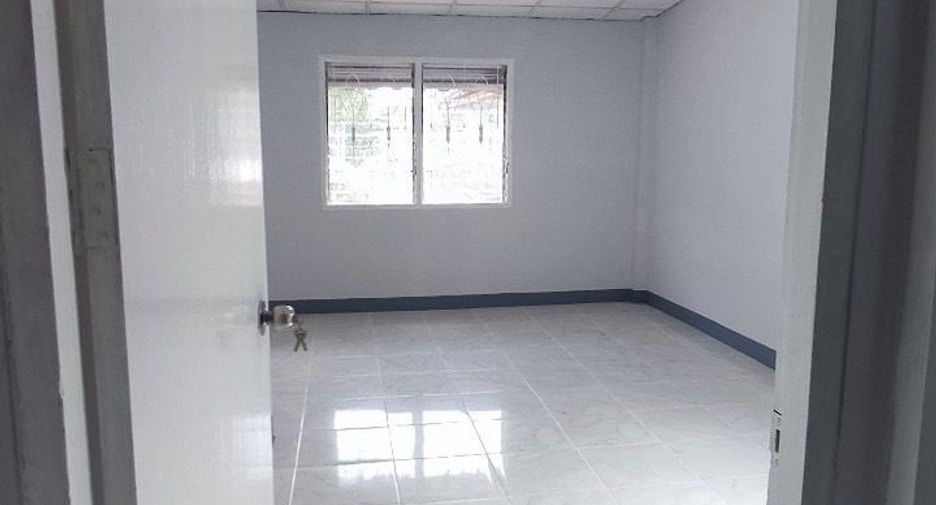 For sale 2 bedrooms townhouse in Lam Luk Ka, Pathum Thani