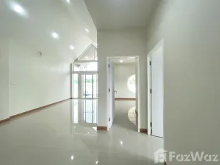 For sale 3 bedrooms house in Ban Phaeo, Samut Sakhon
