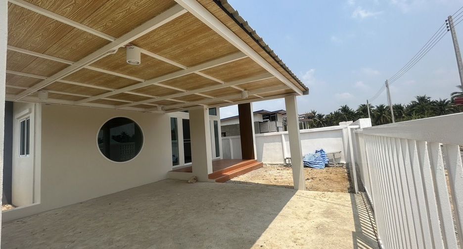 Haus zum Kauf mit 3 Zimmer in Ban Phaeo, Samut Sakhon